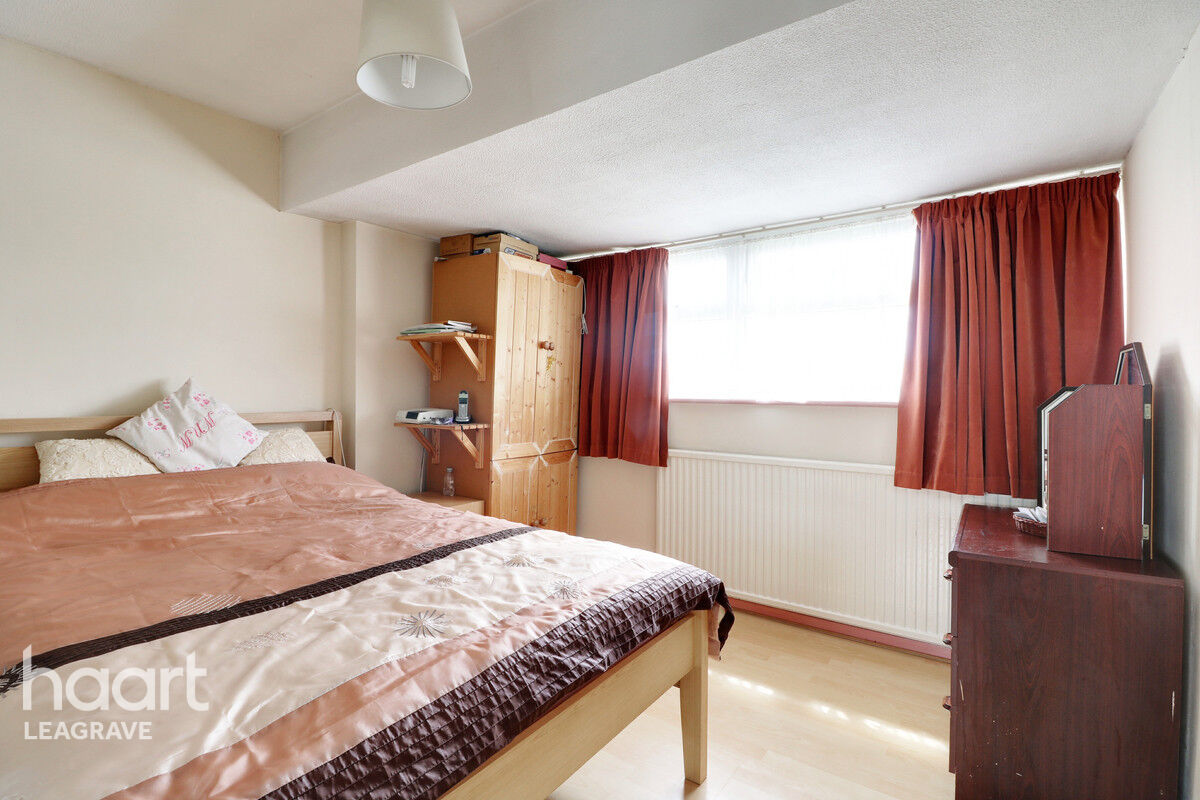 4 bedroom Semidetached house Westmorland Avenue, Luton £375,000