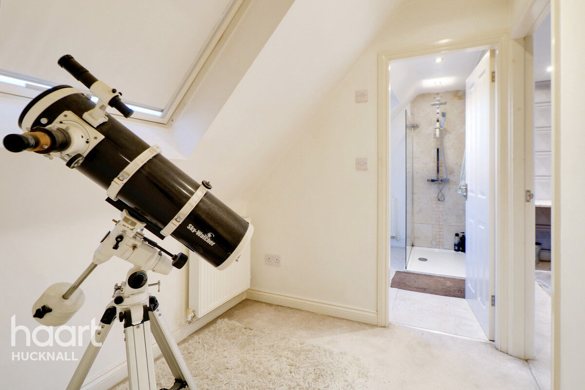 5 bedroom Detached house Peregrine Road, Hucknall, Nottingham £