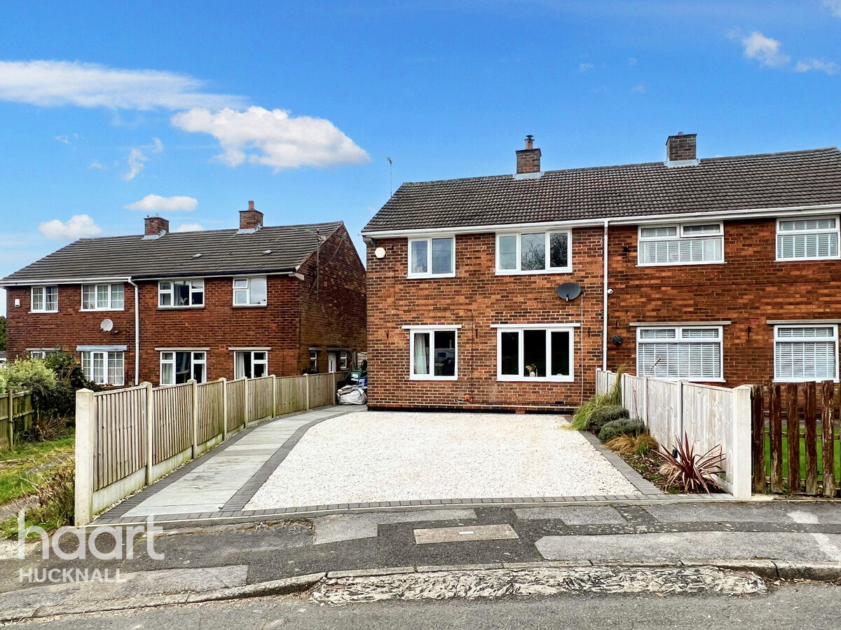 3 bedroom Semidetached house Charnwood Crescent, Alfreton £180,000