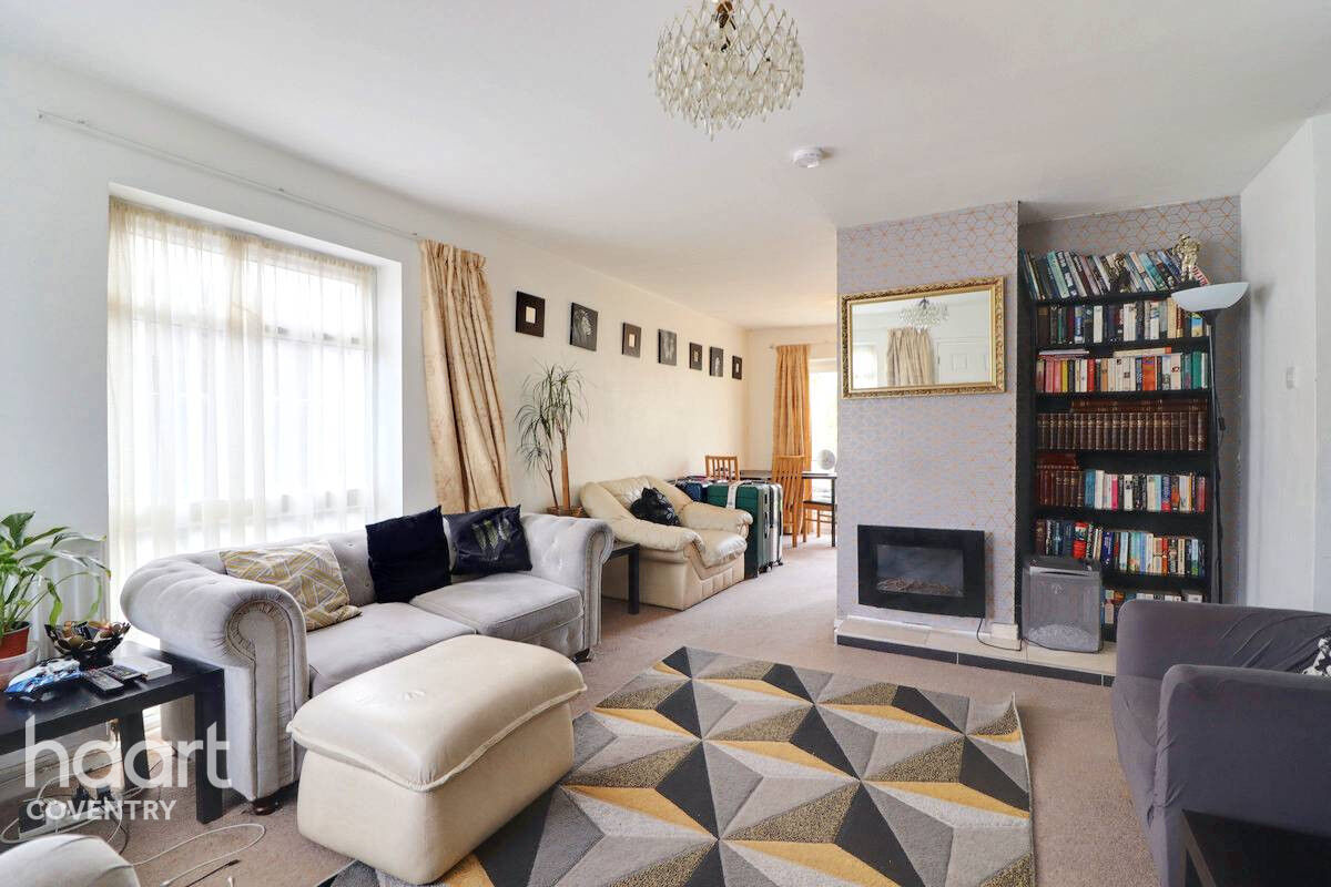 3 bedroom Semidetached house Finham Green Road, Coventry £300,000