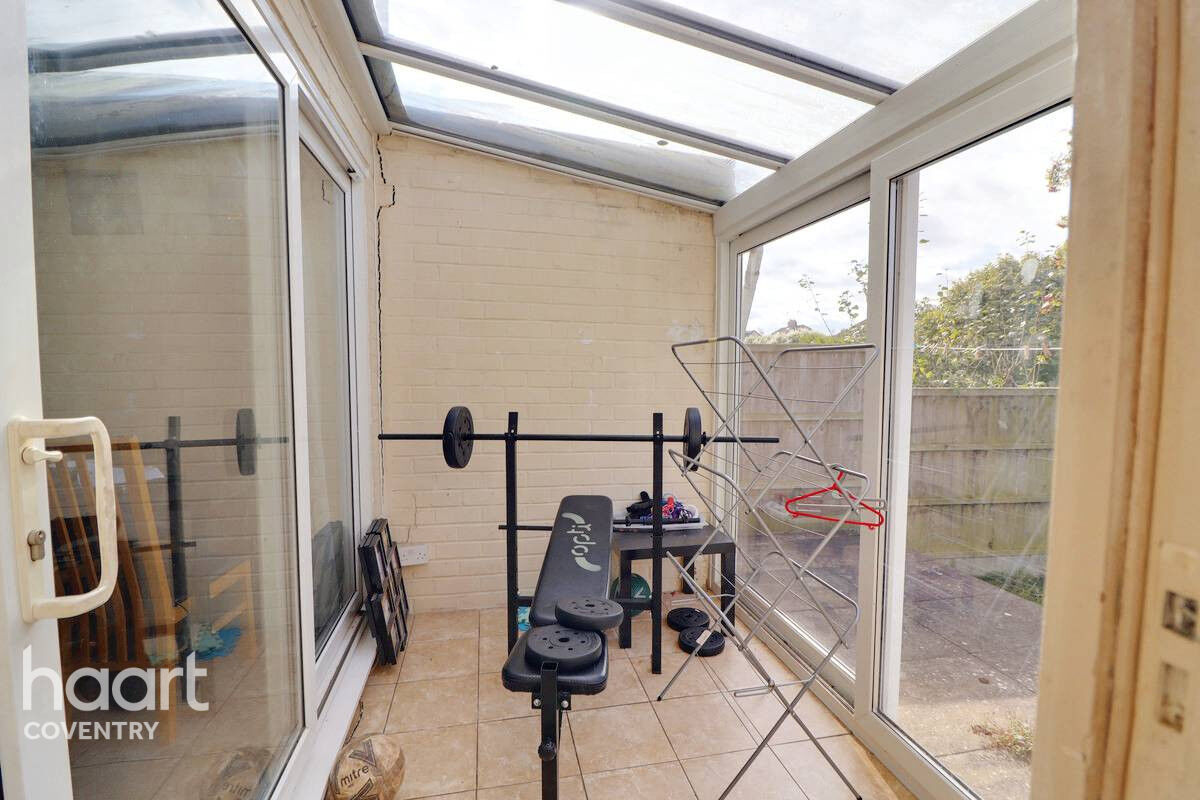 3 bedroom Semidetached house Finham Green Road, Coventry £300,000