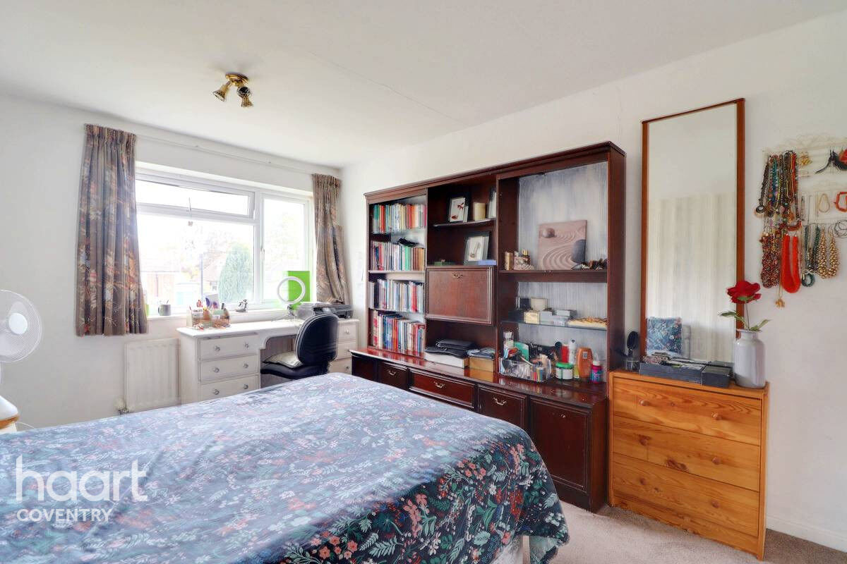 3 bedroom Semidetached house Finham Green Road, Coventry £300,000