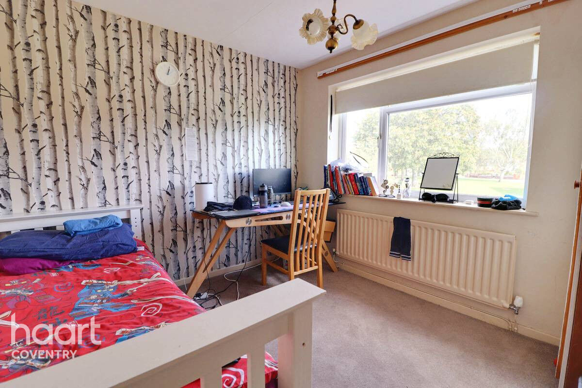 3 bedroom Semidetached house Finham Green Road, Coventry £300,000