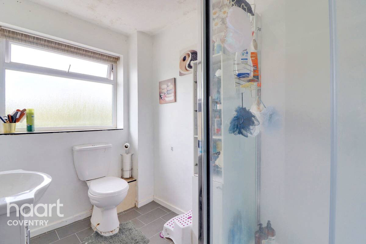 3 bedroom Semidetached house Finham Green Road, Coventry £300,000