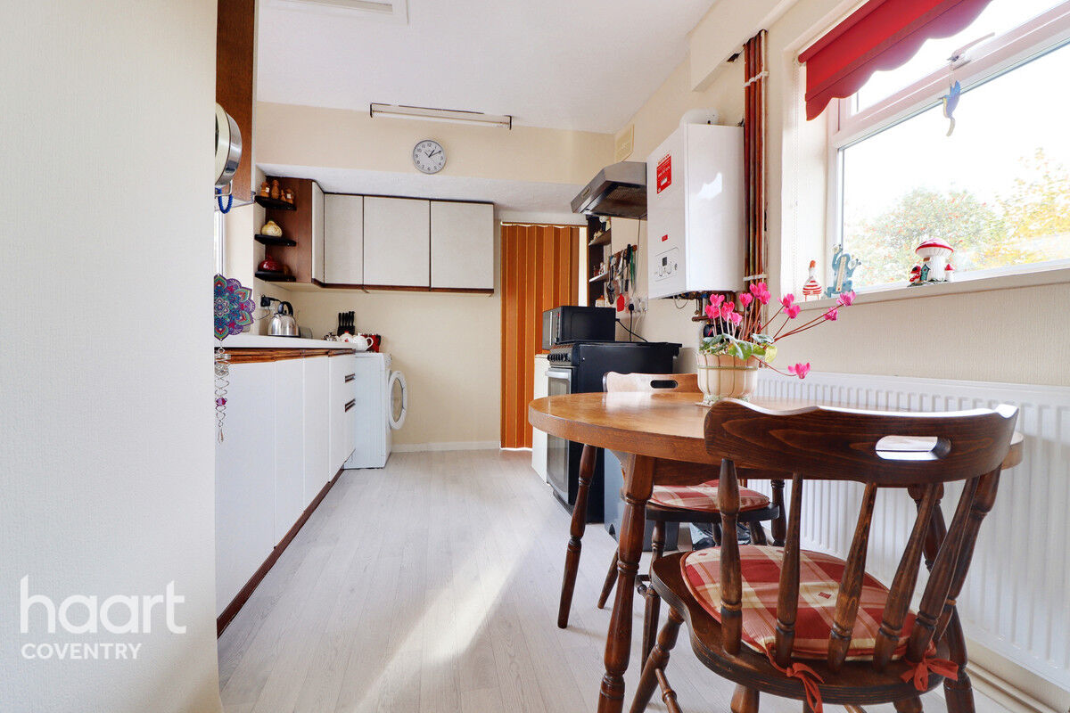3 bedroom End of terrace house Sunnyside Close, Coventry £250,000