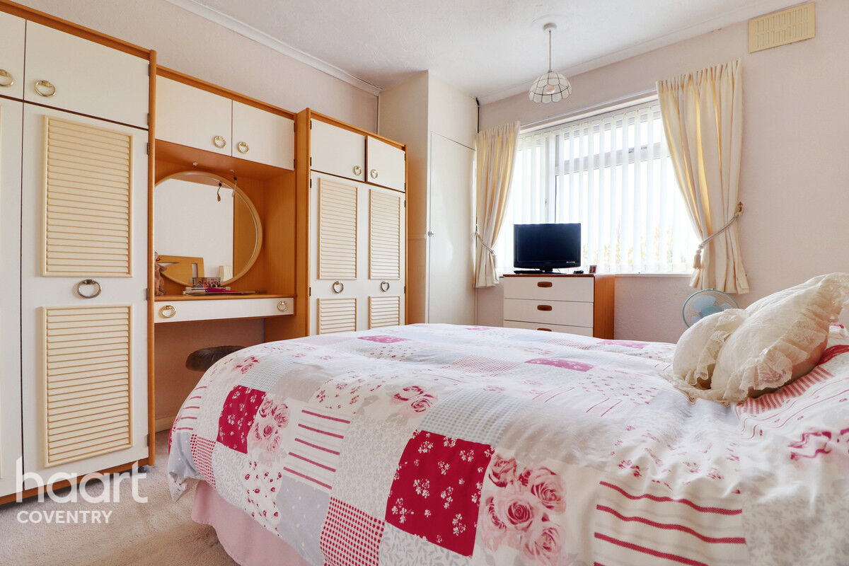 3 bedroom End of terrace house Sunnyside Close, Coventry £250,000