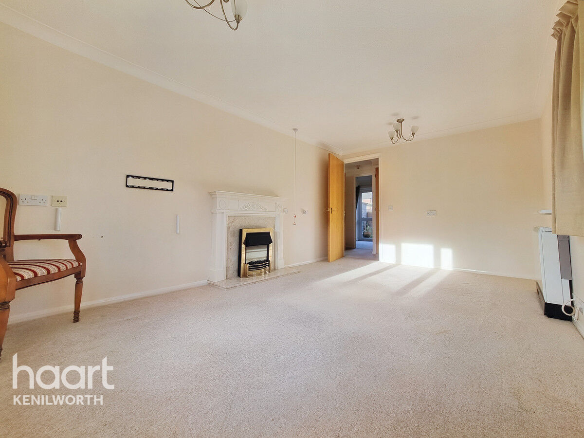 2 bedroom Semidetached bungalow Ashdene Gardens, Kenilworth £