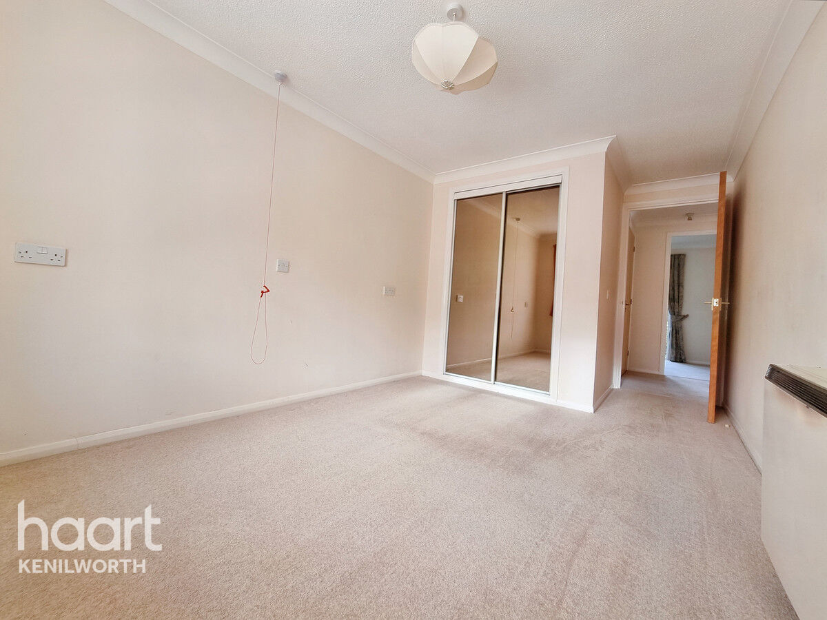 2 bedroom Semidetached bungalow Ashdene Gardens, Kenilworth £