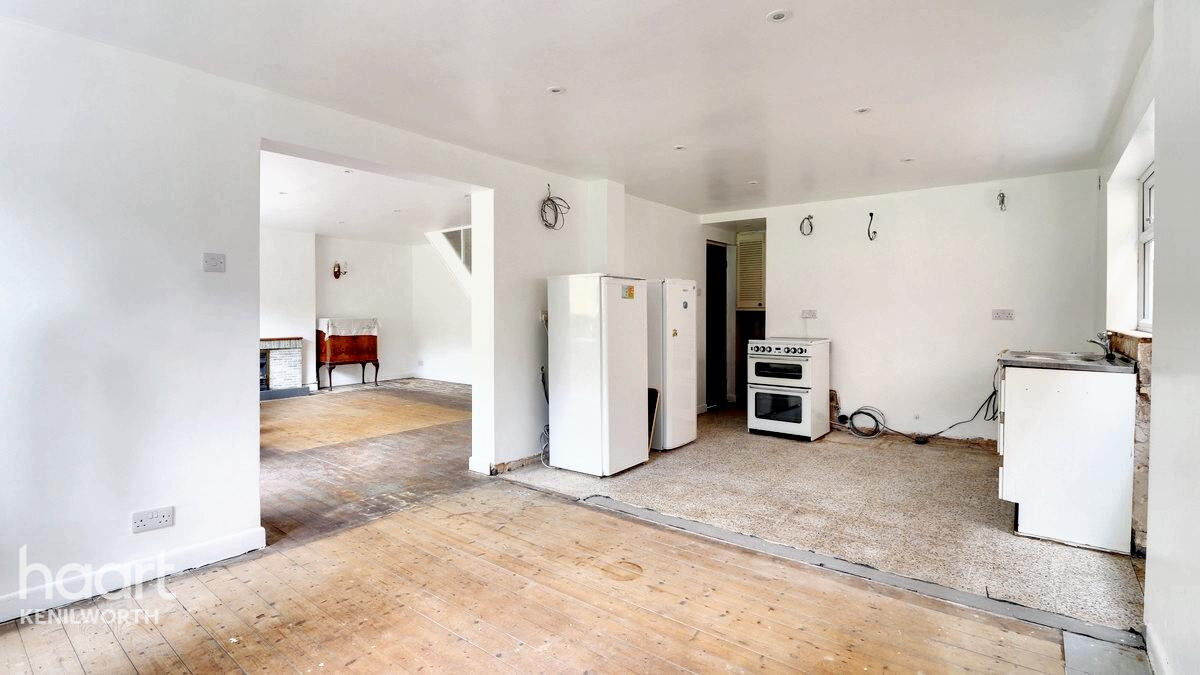 3 bedroom Detached house Windmill Close, Kenilworth £500,000 haart