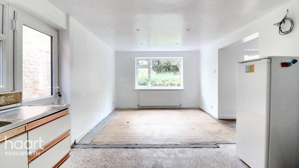 3 bedroom Detached house Windmill Close, Kenilworth £500,000 haart