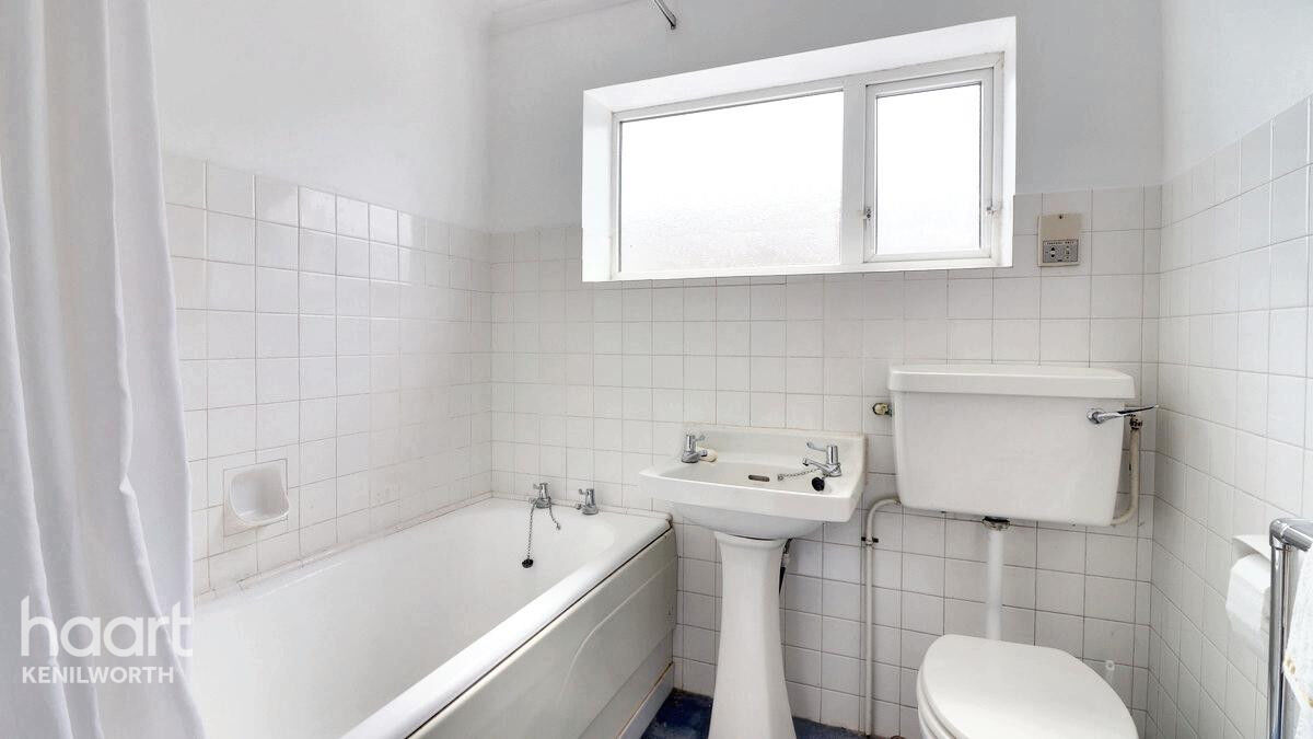 3 bedroom Detached house Windmill Close, Kenilworth £500,000 haart