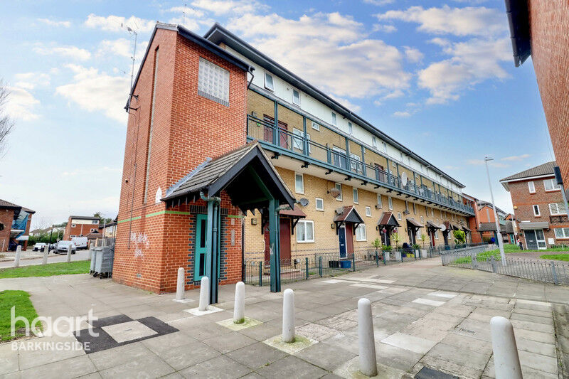 2 bedroom Duplex Tiptree Crescent, Clayhall £260,000 haart