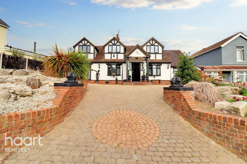 4 bedroom Detached house Rayleigh Road, Benfleet £800,000 haart