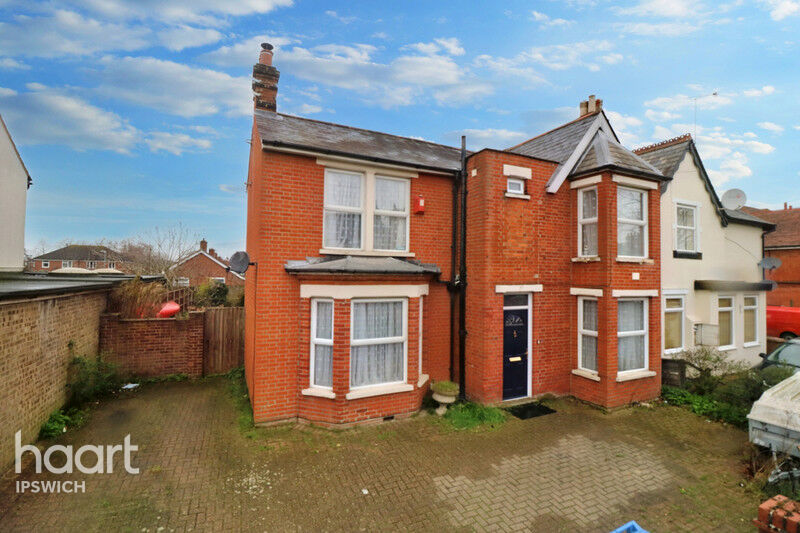 4 bedroom Semidetached house Cauldwell Hall Road, IPSWICH £475,000