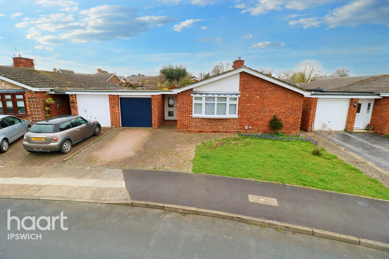 3 bedroom Bungalow Holyrood Close, Ipswich £325,000 haart