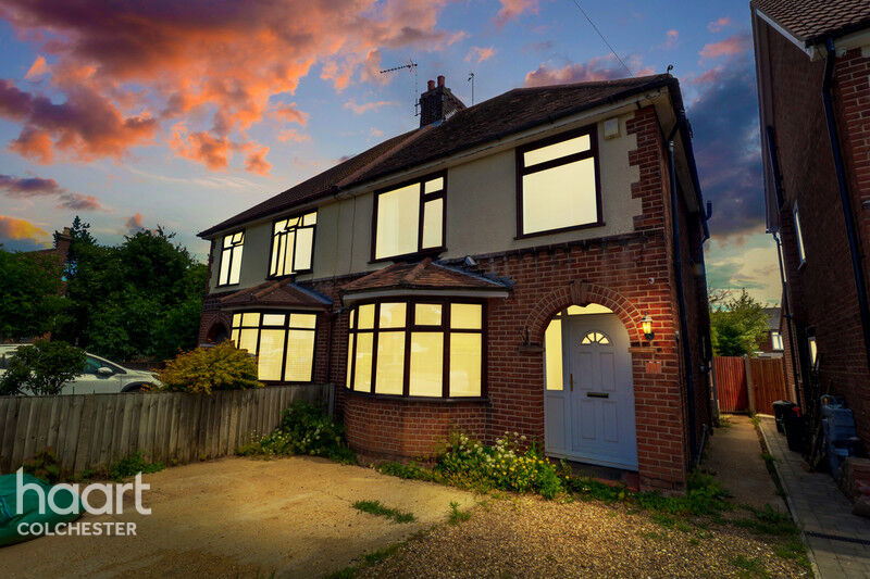 3 bedroom Semidetached house Rosebery Avenue, Colchester £300,000
