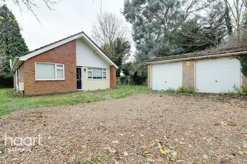 3 bedroom Detached bungalow Neville Road, Luton £425,000 haart