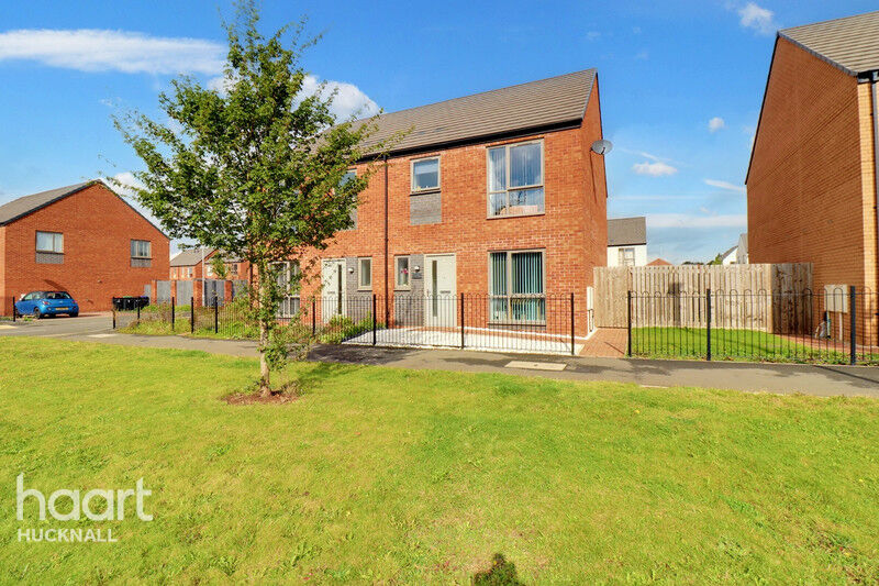 3 bedroom Semidetached house Harker Close, Hucknall, Nottingham £