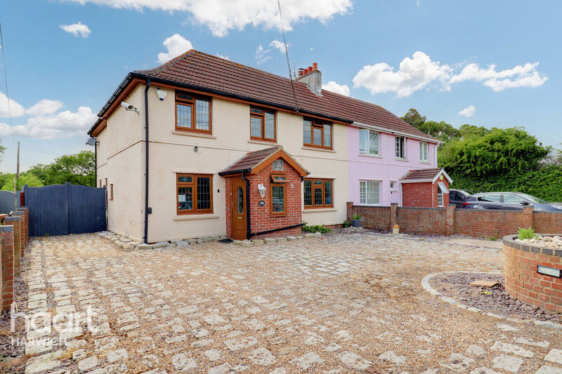 Property For Sale In ThorpeleSoken, Tendring haart